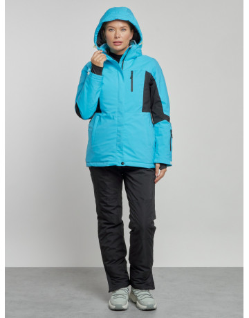 Женский горнолыжный костюм для зимних видов спорта.