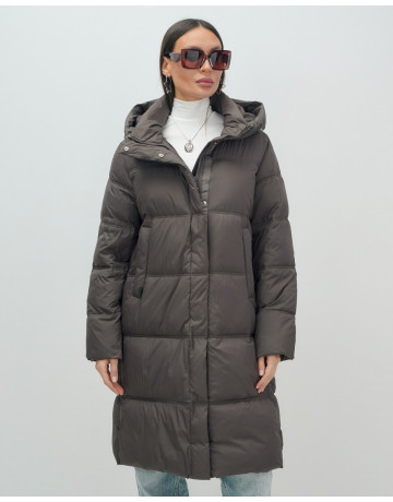 Длинный женский пуховик с капюшоном для зимы.