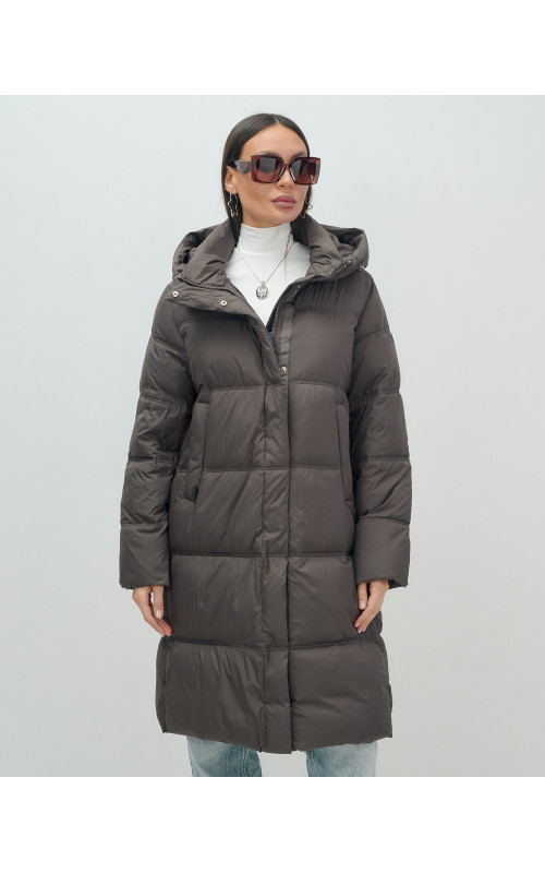 Длинный женский пуховик с капюшоном для зимы.