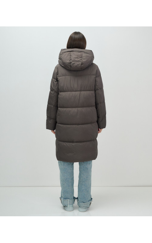 Длинный женский пуховик с капюшоном для зимы.