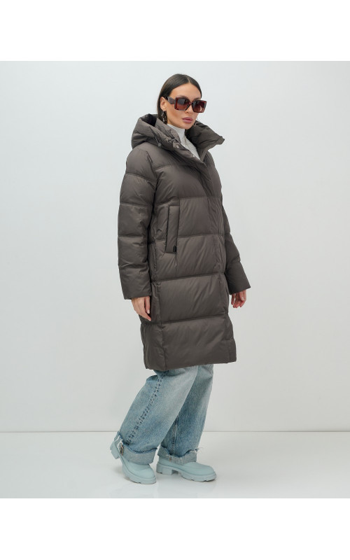 Длинный женский пуховик с капюшоном для зимы.