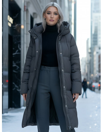 Длинный женский пуховик с капюшоном для зимы.