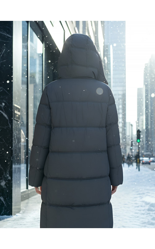 Длинный женский пуховик с капюшоном для зимы.