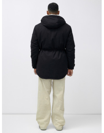 Мужская зимняя парка с меховым капюшоном — защита от холода.