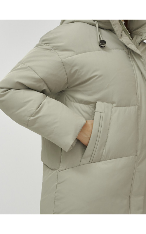 Зимний пуховик с утеплителем: стиль и комфорт.