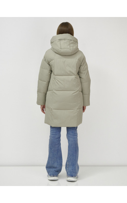 Зимний пуховик с утеплителем: стиль и комфорт.