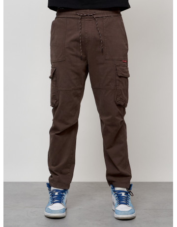 Мужские брюки зауженного кроя.