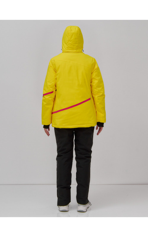 Женская горнолыжная куртка: идеальная посадка и тепло.