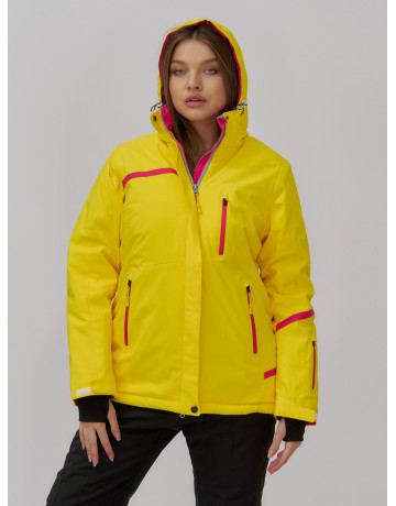 Женская горнолыжная куртка: идеальная посадка и тепло.