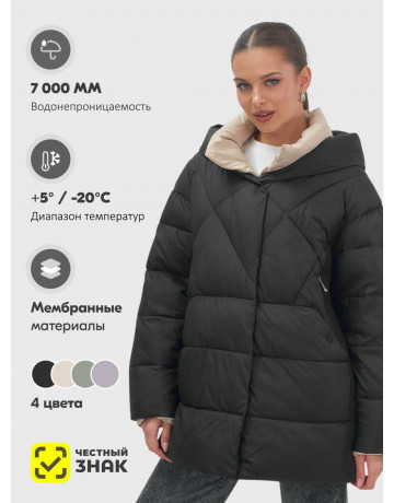 Утеплённый женский пуховик большого размера с капюшоном.