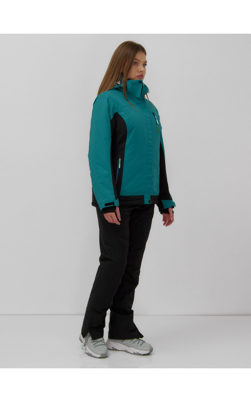 Женский зимний горнолыжный костюм для комфортных зимних приключений.