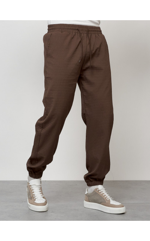 Мужской спортивный костюм для активного отдыха и повседневной носки.