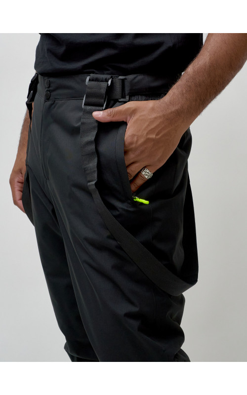 Мужской горнолыжный костюм для зимних приключений.