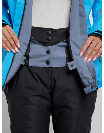 Женский горнолыжный костюм для зимних прогулок и спорта.