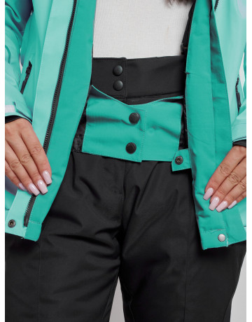 Женский горнолыжный костюм для зимних прогулок и спорта.