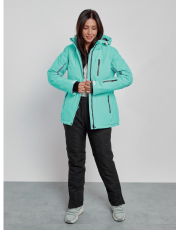 Женский горнолыжный костюм для зимних прогулок и спорта.