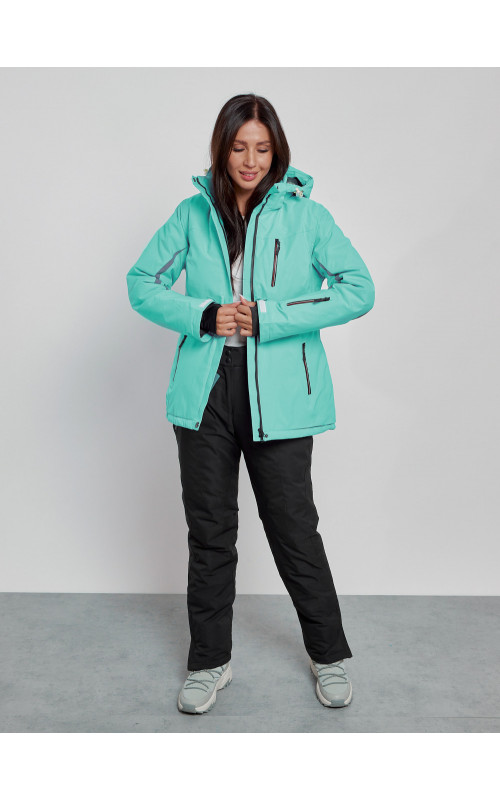 Женский горнолыжный костюм для зимних прогулок и спорта.