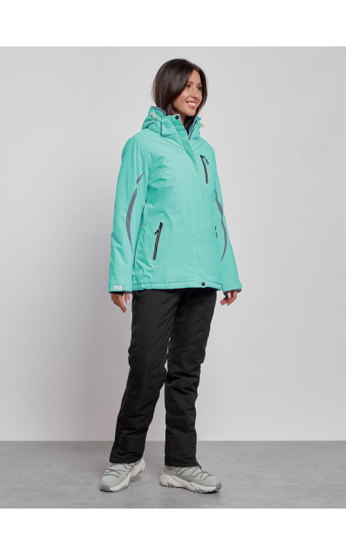 Женский горнолыжный костюм для зимних прогулок и спорта.