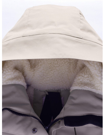 Зимняя парка для девочки-подростка с меховой подкладкой.