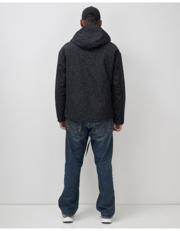 Спортивная мужская куртка «Хит сезона»: стиль и защита для активных мужчин