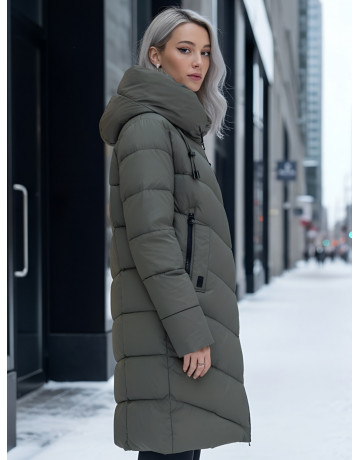 Длинный женский пуховик с капюшоном для холодной погоды