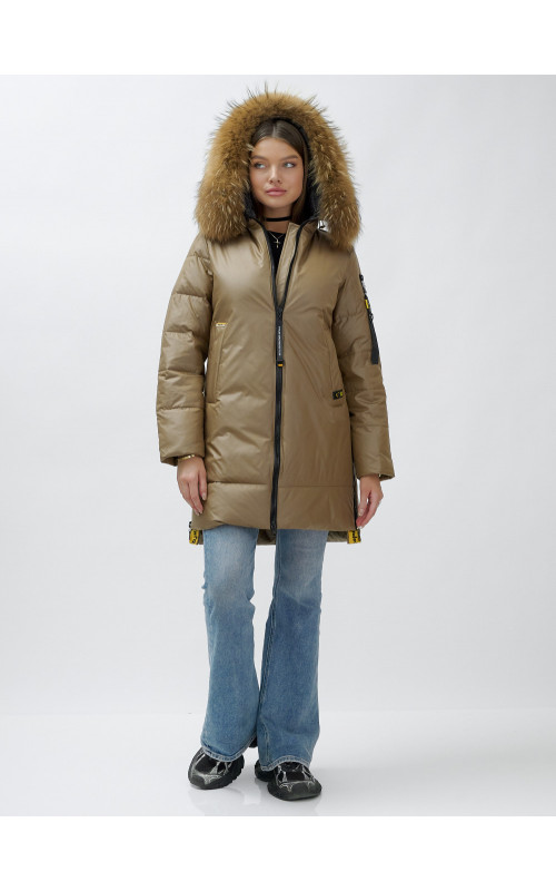 Пуховик женский зимний с мехом енот премиум коричневый в Тюмени