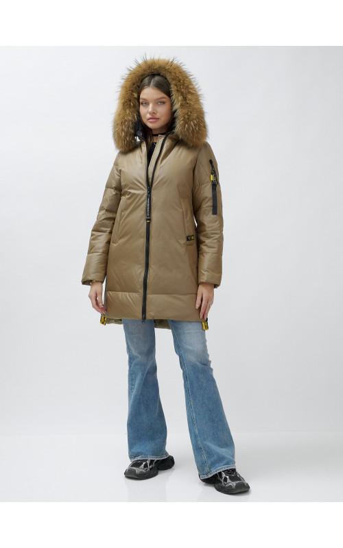 Пуховик женский зимний с мехом енот премиум коричневый в Тюмени