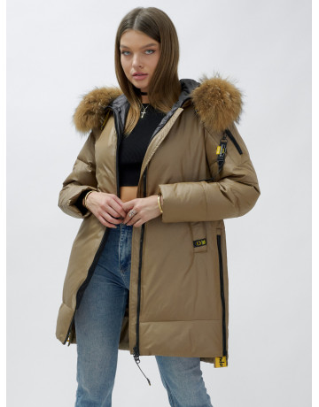 Пуховик женский зимний с мехом енот премиум коричневый в Тюмени