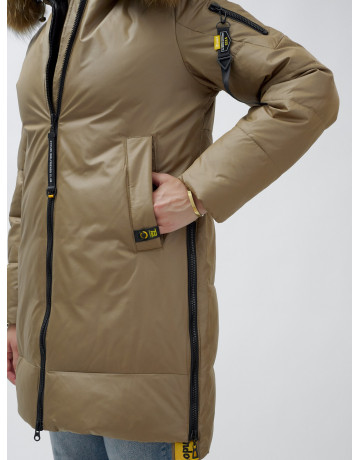 Пуховик женский зимний с мехом енот премиум коричневый в Тюмени