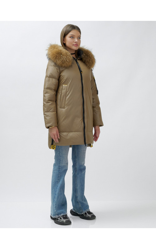 Пуховик женский зимний с мехом енот премиум коричневый в Тюмени