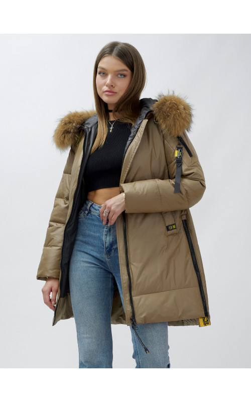 Пуховик женский зимний с мехом енот премиум коричневый в Тюмени