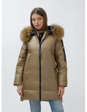 Пуховик женский зимний с мехом енот премиум коричневый в Тюмени