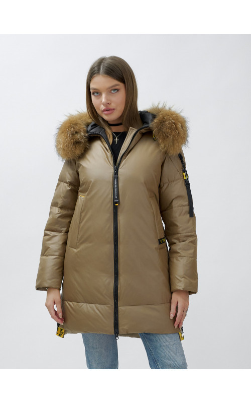 Пуховик женский зимний с мехом енот премиум коричневый в Тюмени