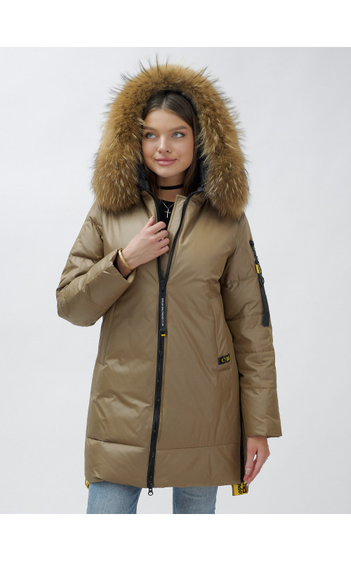 Пуховик женский зимний с мехом енот премиум коричневый в Тюмени