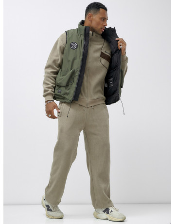 Мужская утеплённая жилетка, стиль и комфорт.