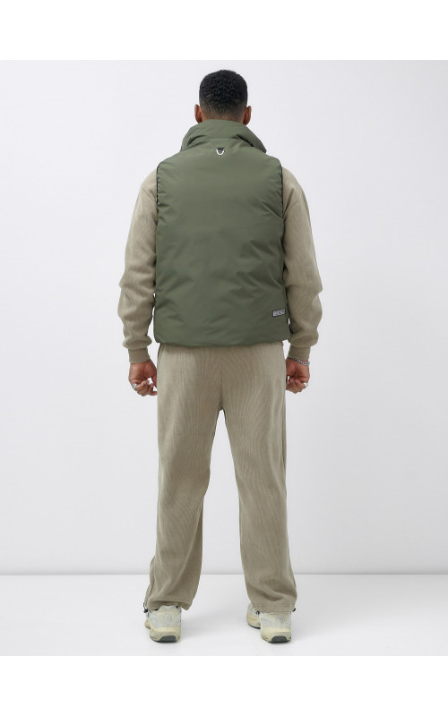 Мужская утеплённая жилетка, стиль и комфорт.