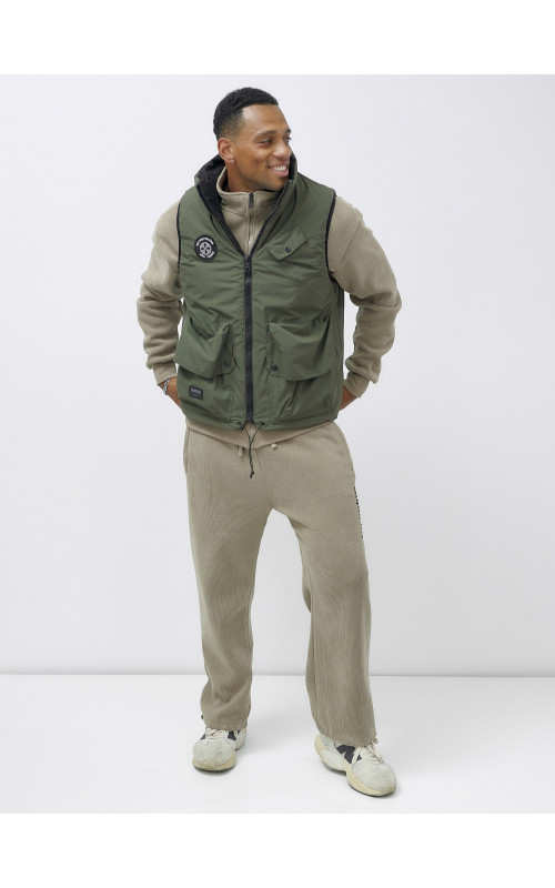 Мужская утеплённая жилетка, стиль и комфорт.