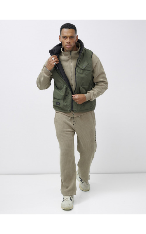 Мужская утеплённая жилетка, стиль и комфорт.