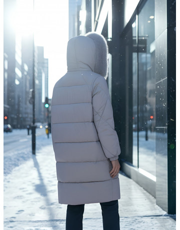 Длинный зимний пуховик с мехом песца.