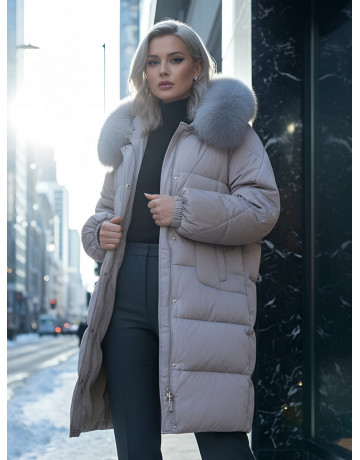 Длинный зимний пуховик с мехом песца.