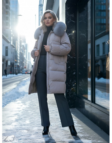 Длинный зимний пуховик с мехом песца.