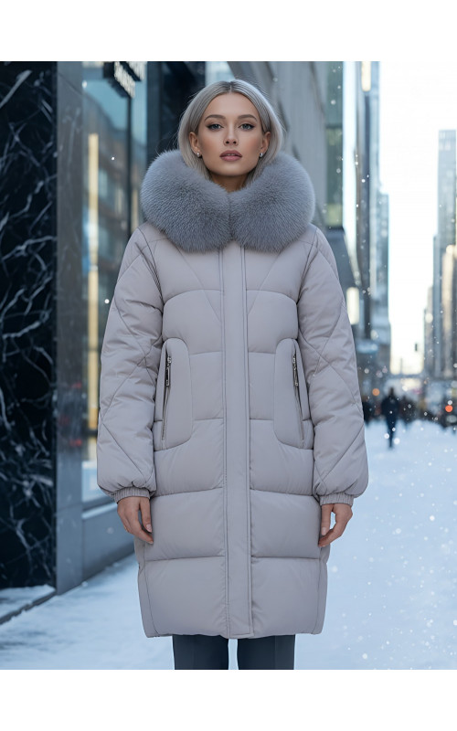 Длинный зимний пуховик с мехом песца.