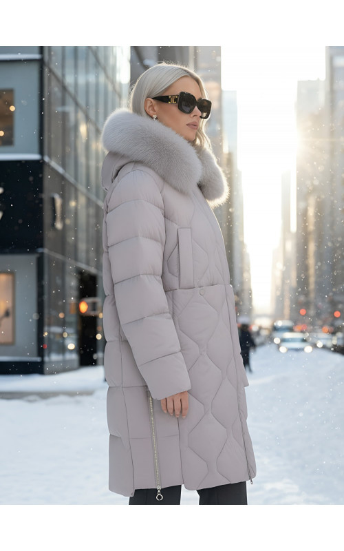 Длинный зимний пуховик с мехом песца.
