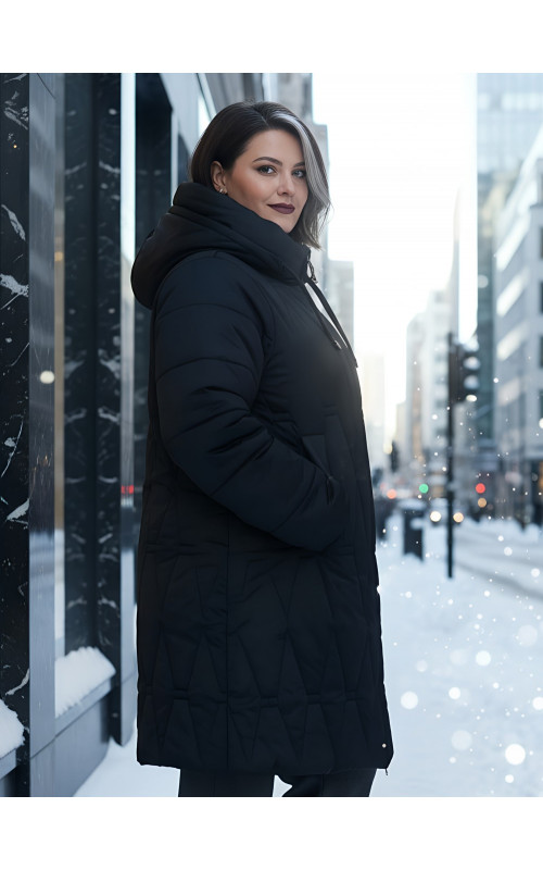 Длинный зимний пуховик для женщин больших размеров.