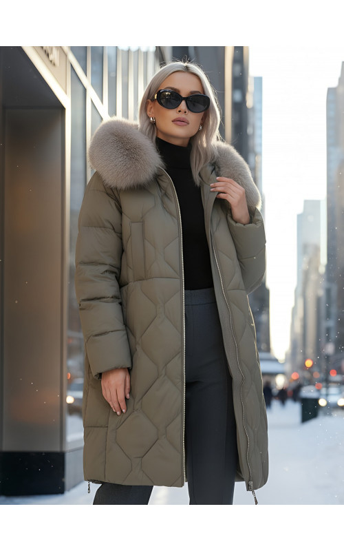 Длинный зимний пуховик с мехом песца.