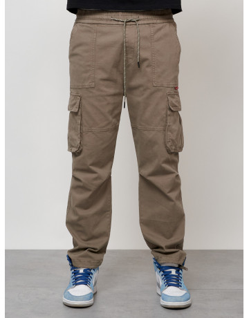 Мужские брюки зауженного кроя.