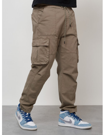 Мужские брюки зауженного кроя.