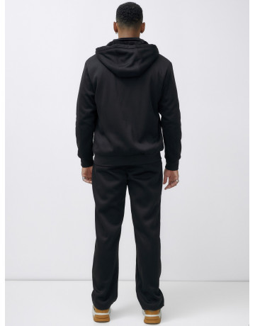 Утеплённый спортивный комплект для мужчин.