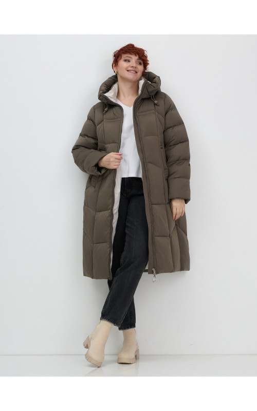 Длинный пуховик для женщин с капюшоном.