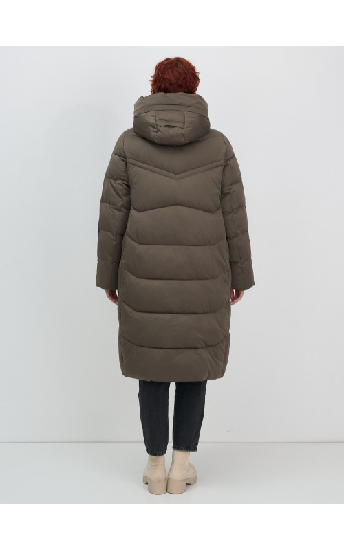 Длинный пуховик для женщин с капюшоном.